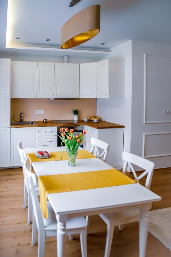 Cozy Apartment In The Downtown Győr Extérieur photo